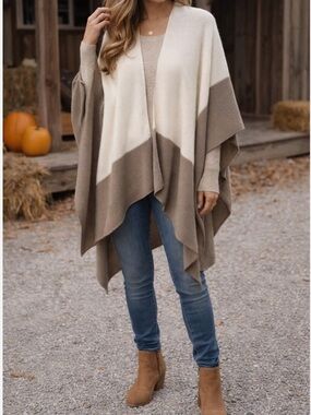 Marcus Adler ColorBlock poncho Ruana  Shawl One Size